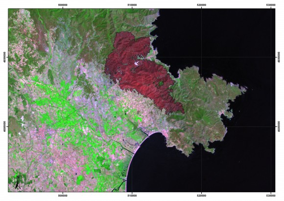 Landsat 7 ETM+ irudia, 2000ko abuztuaren 10ekoa, sute baten perimetroa jasotzen duena, Creus lurmuturrean.