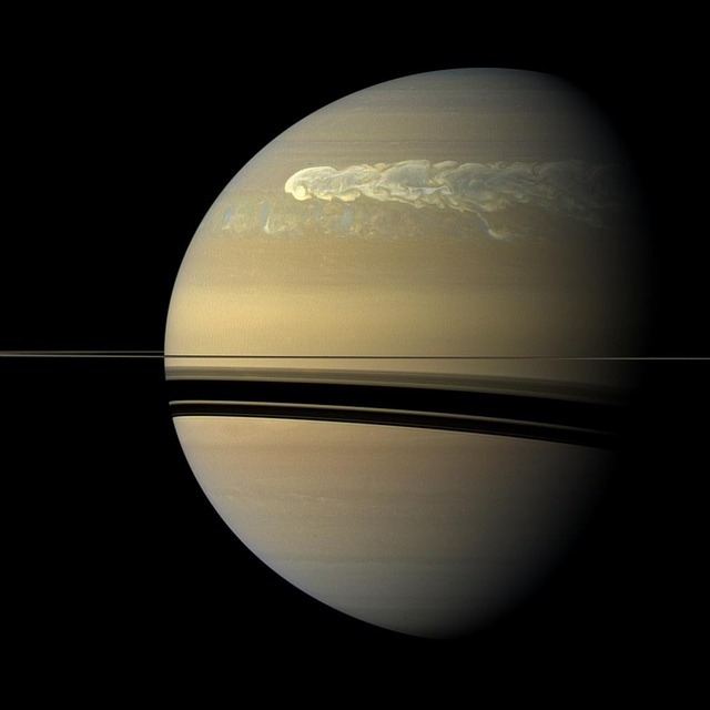 Saturnoko atmosferan haize handia dabil