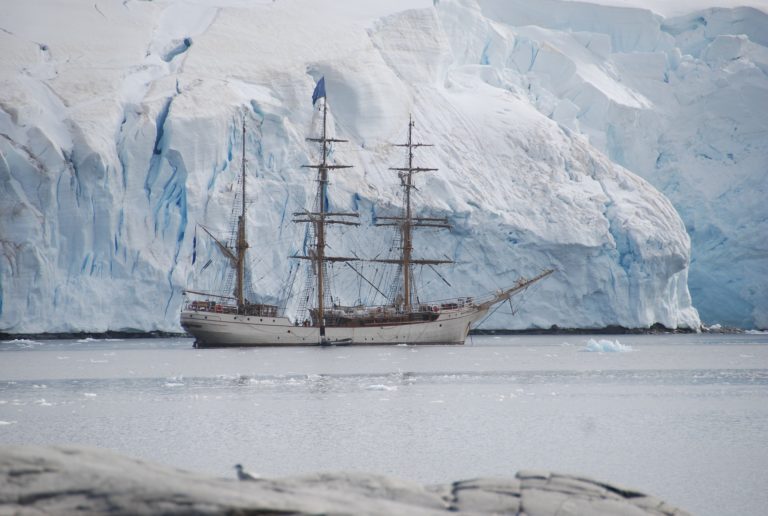 Antartikatik gure itsas hondoraino: XXI. mendeko esploratzaile baten bizimodua