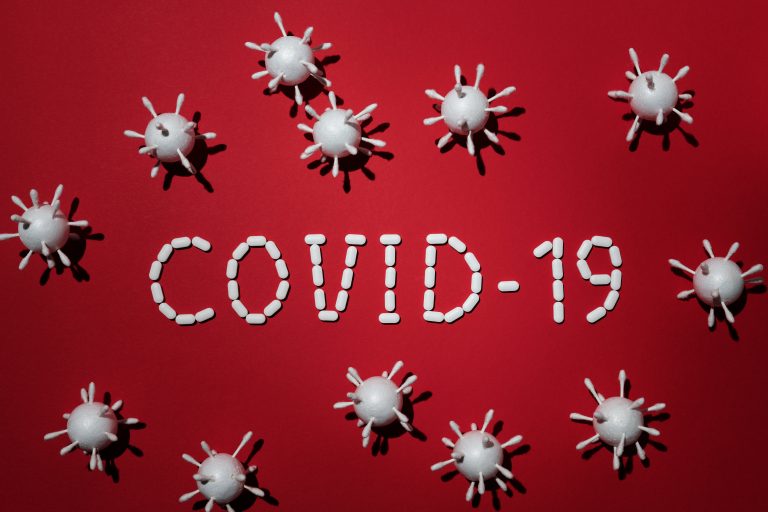 COVID-19a duten pazienteen bilakaera txarra klinikoki aurresateko tresna