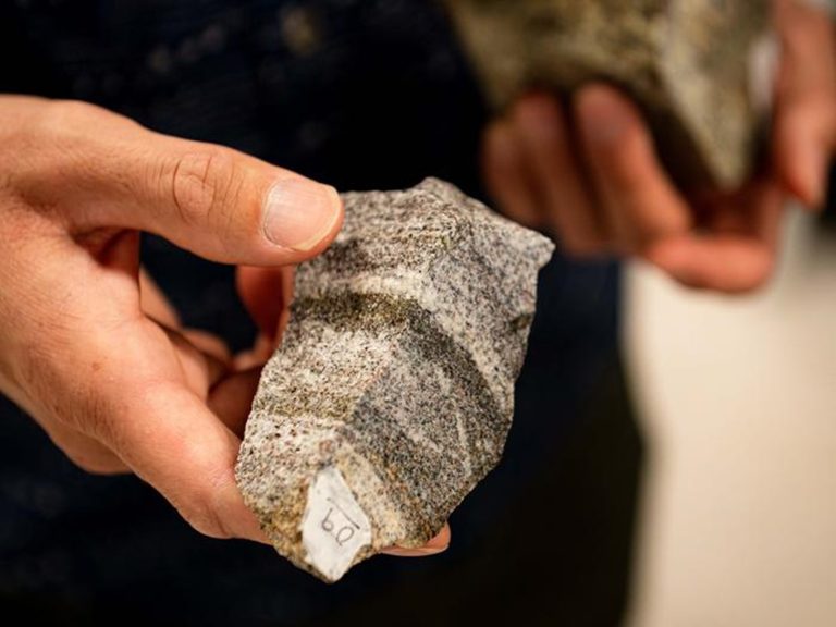 Tenperatura ultra-beroak eragindako egitura kontinentala