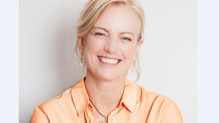 Karen Hallberg: «Imajinatu ere ez ditugun portaera elektronikoak deskubritu nahi nituzke»