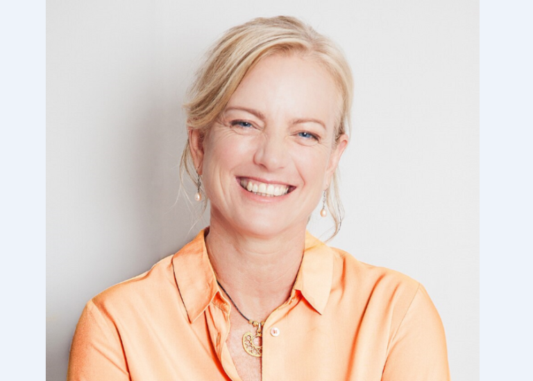 Karen Hallberg: «Imajinatu ere ez ditugun portaera elektronikoak deskubritu nahi nituzke»