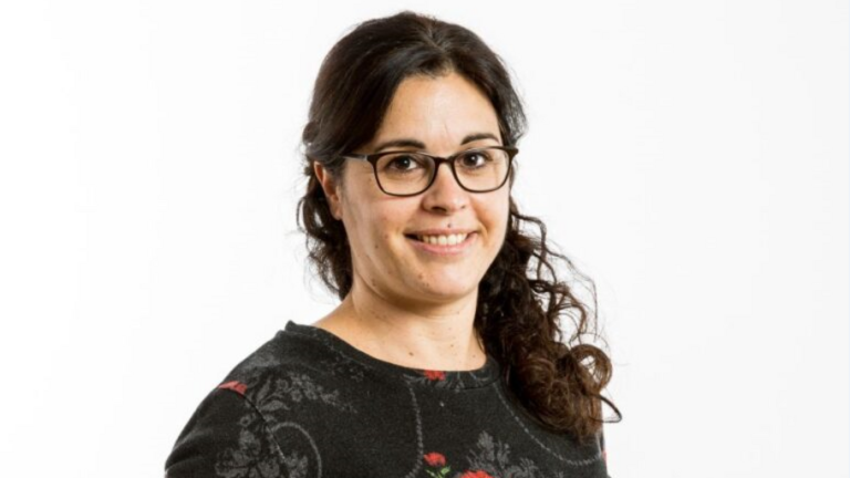 María José Buzón: «GIBaren birusa eta Natural Killers izeneko zelula immuneek duten rola ikertzen dut»