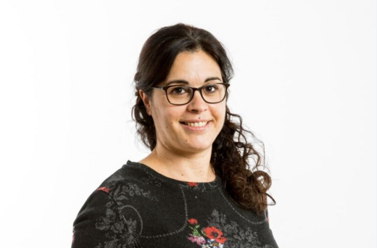 María José Buzón: «GIBaren birusa eta Natural Killers izeneko zelula immuneek duten rola ikertzen dut»