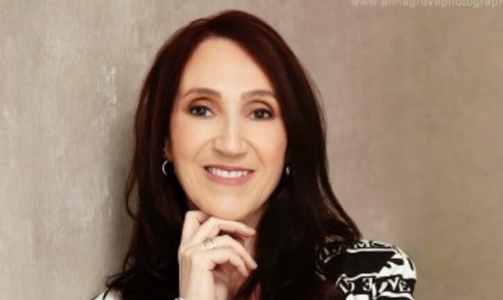 María Elena Bottazi, gutxi ikertu diren gaixotasunei aurre egiteko patenterik gabeko txertoak egiten dituen mikrobiologoa