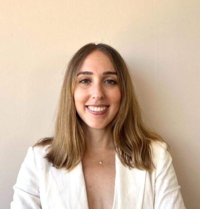 Victoria Cano-Sánchez: «Nire helburua da hizkuntzak garunean nola funtzionatzen duen hobeto ulertzen laguntzea»