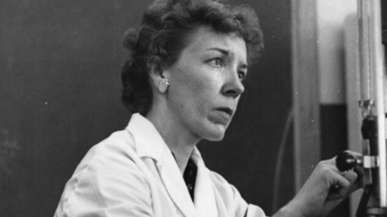 Mary Alice McWhinnie: aitzindaria Antartikan